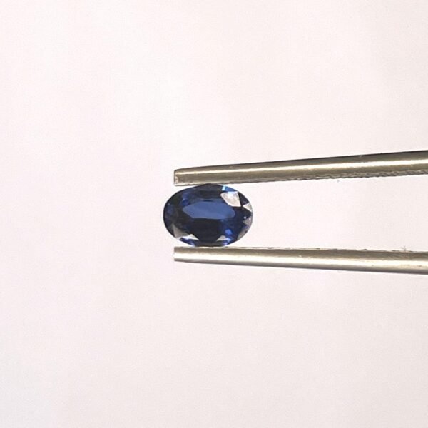 0.56Ct Heated Blue Sapphire (Loop Clean) - Image 2